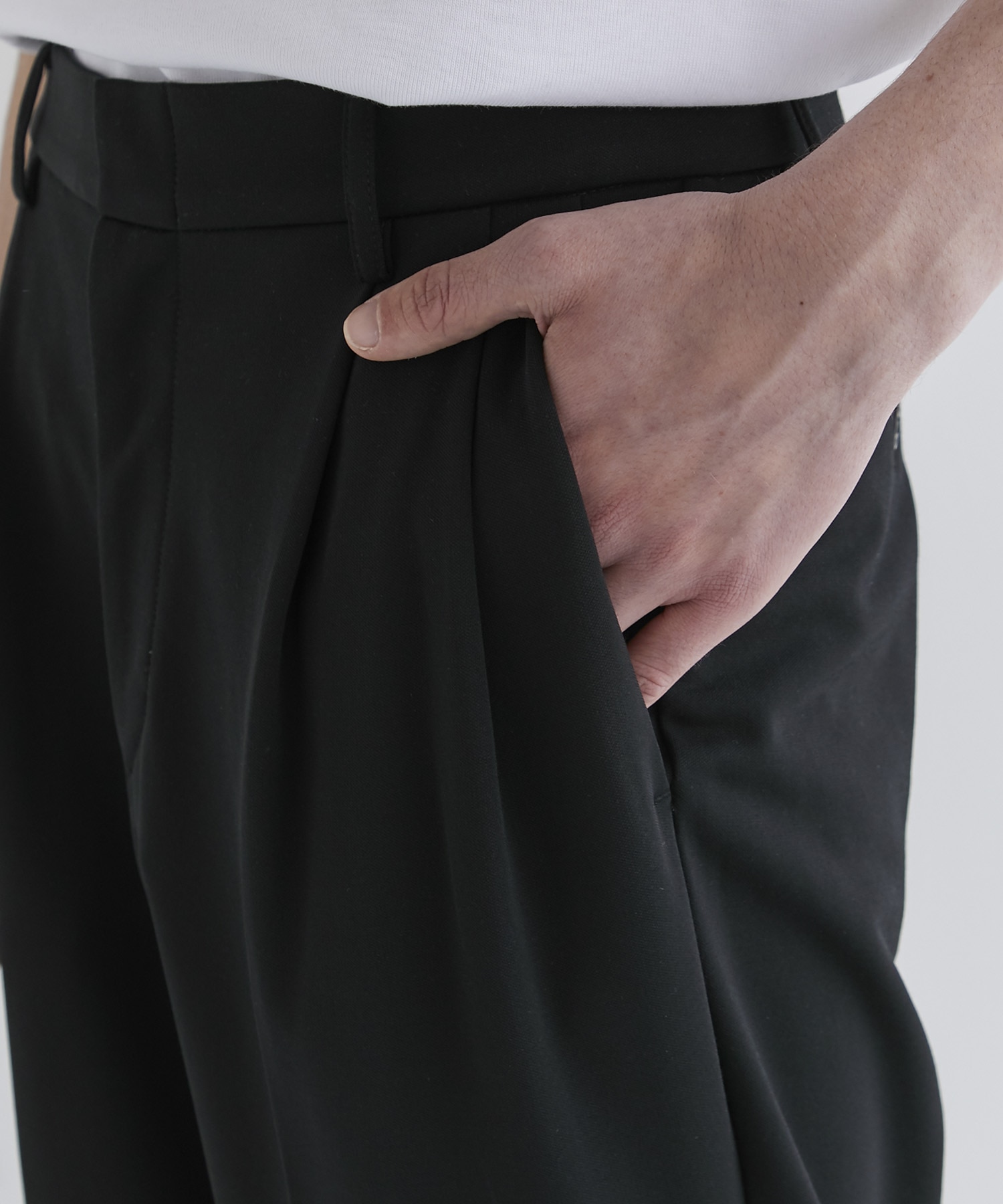 エッセンシャルプレミアムパンツ