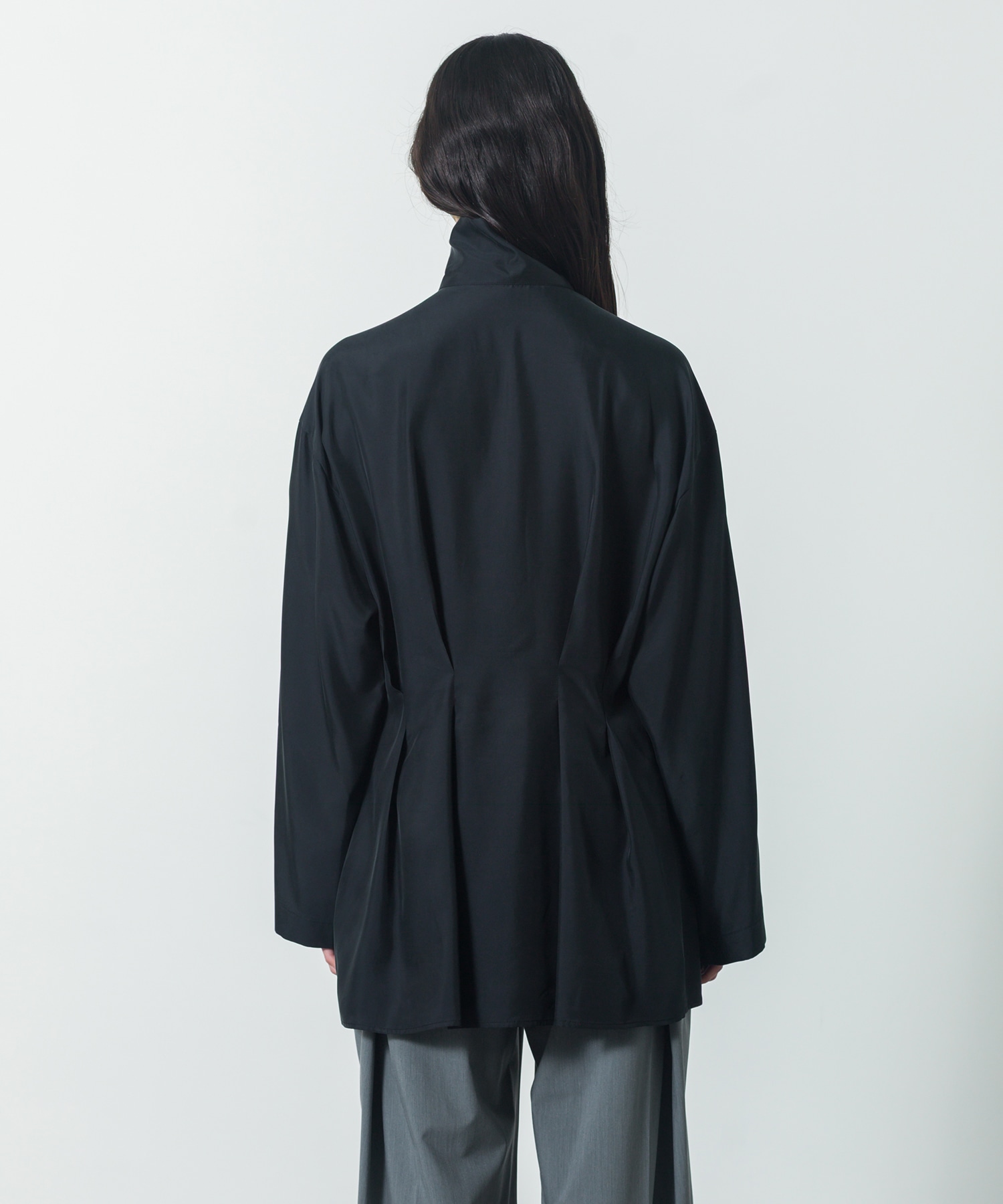【再入荷】Back Tuck Arrangement Shirt