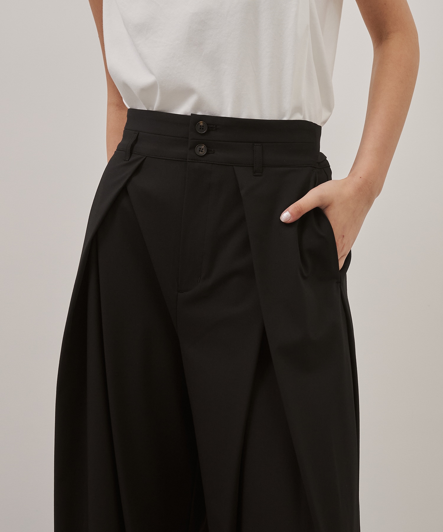 Belt Arranged Tuck Wide Pants