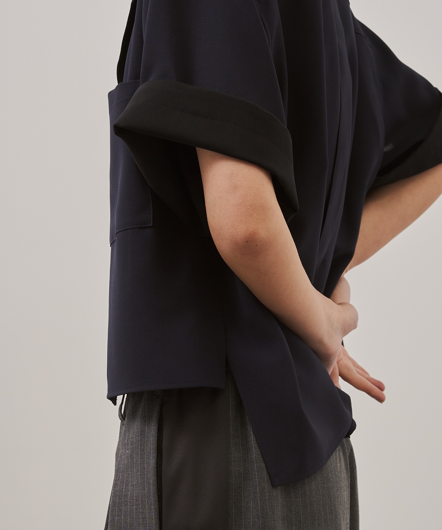 Bicolor Sleeve Short Shirt