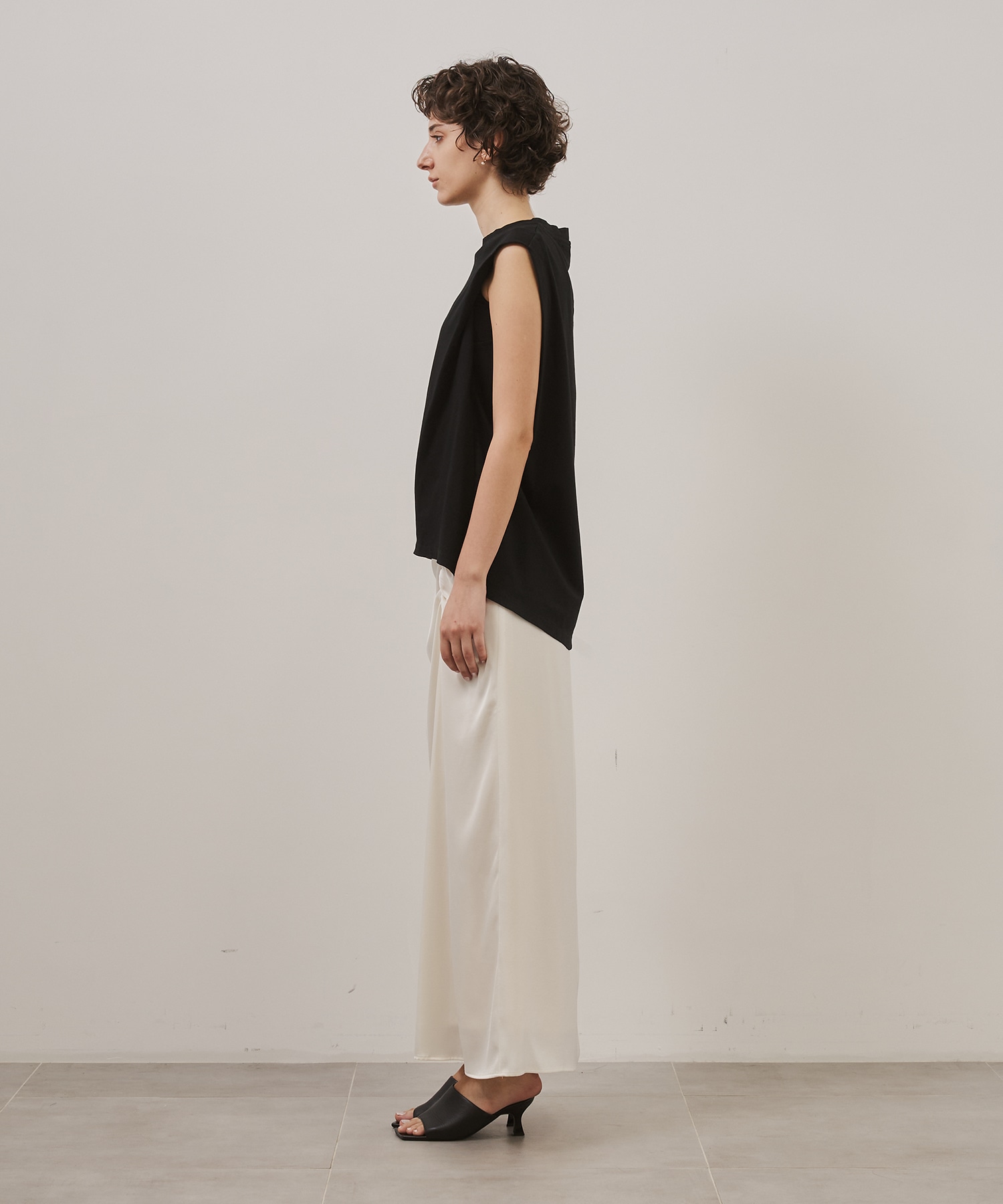 Cape Nosleeve Tshirt