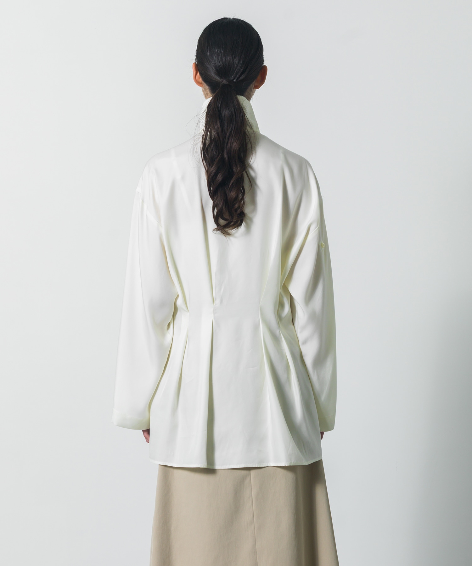 【再入荷】Back Tuck Arrangement Shirt