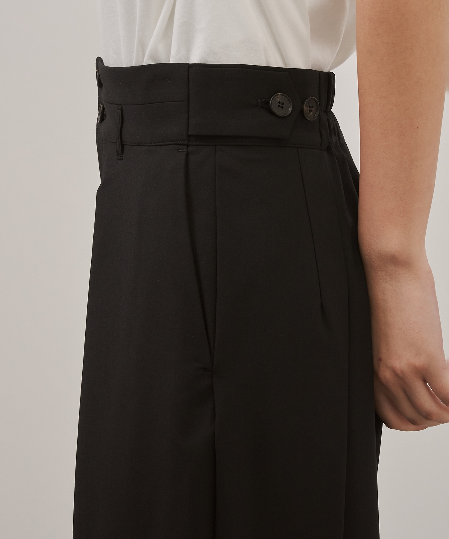 Belt Arranged Tuck Wide Pants