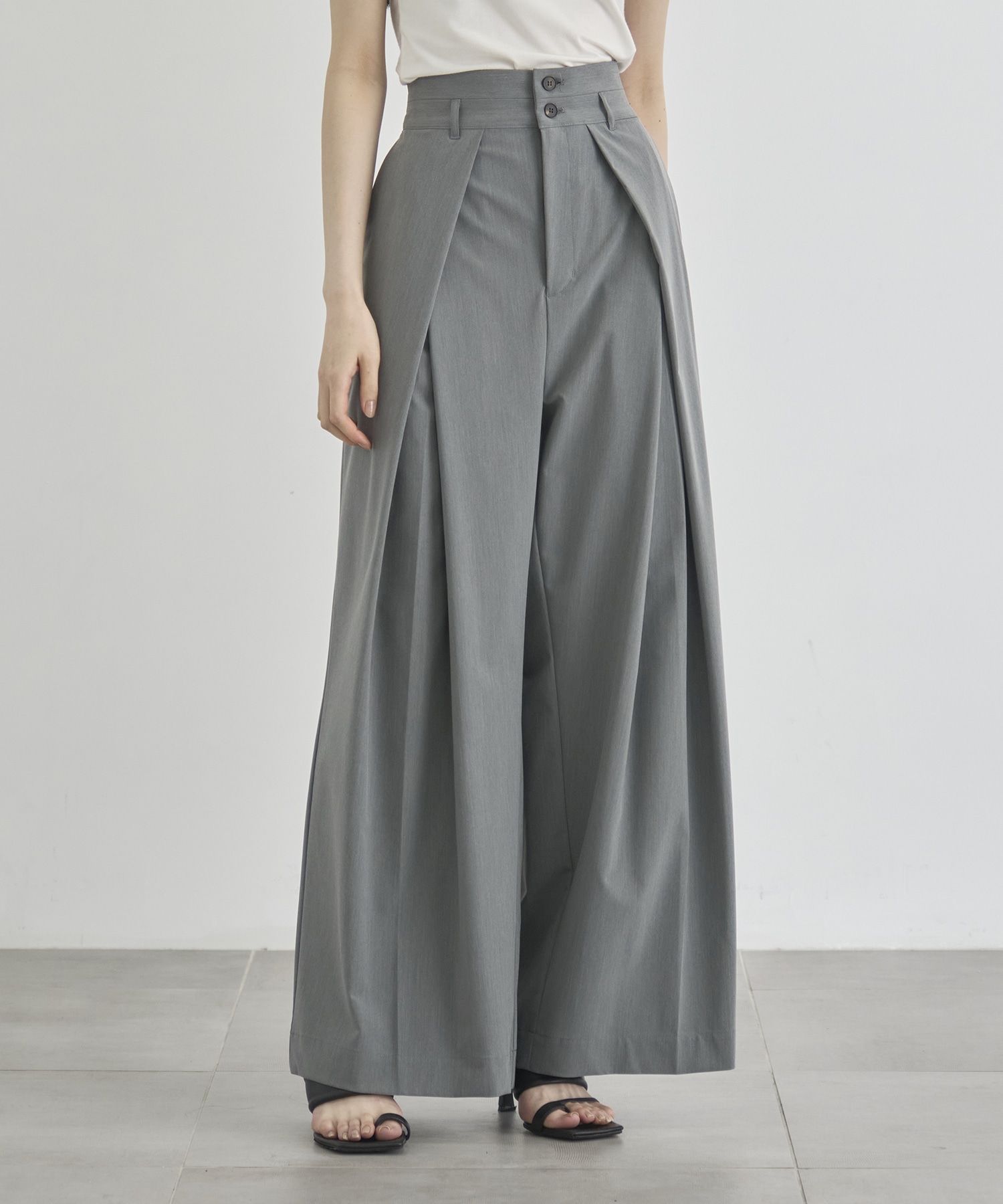 Belt Arranged Tuck Wide Pants
