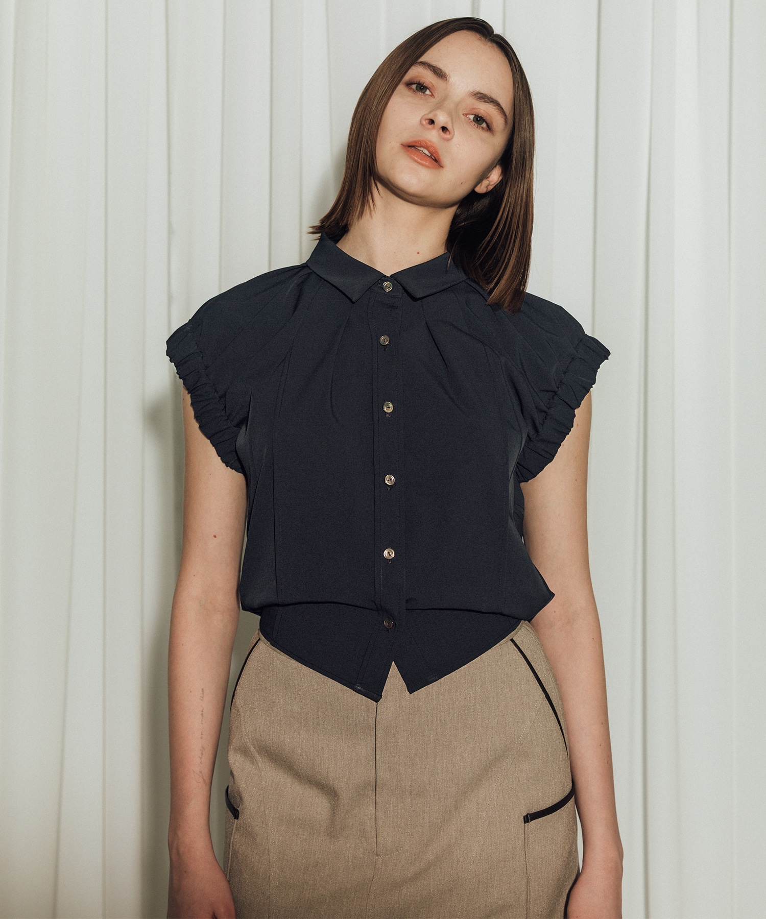 Volume Gather Nosleeve Shirt