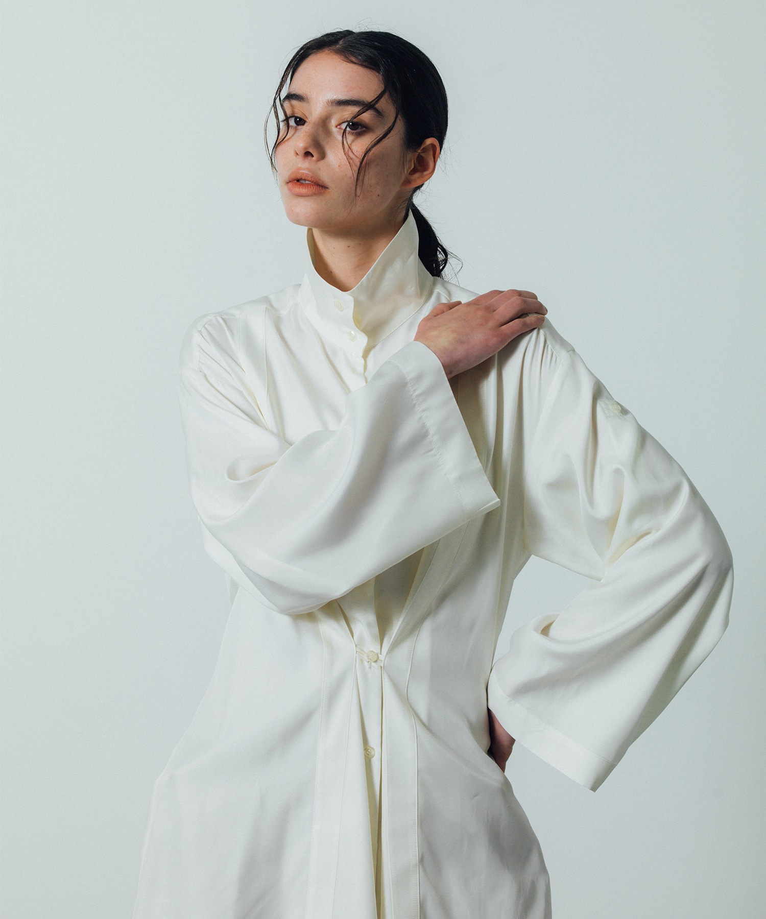 【再入荷】Back Tuck Arrangement Shirt