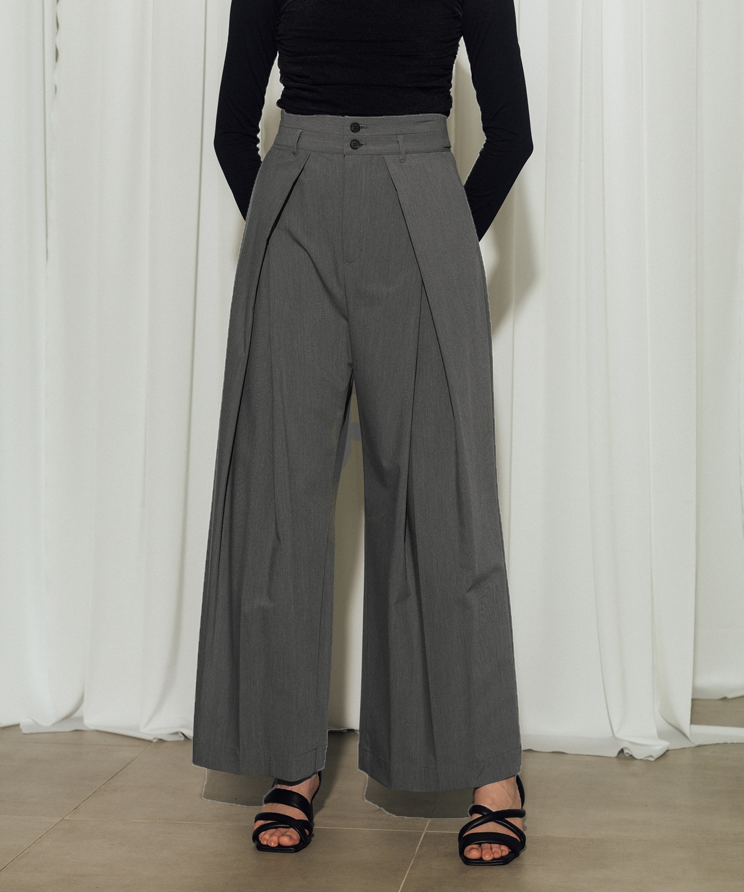 Belt Arranged Tuck Wide Pants