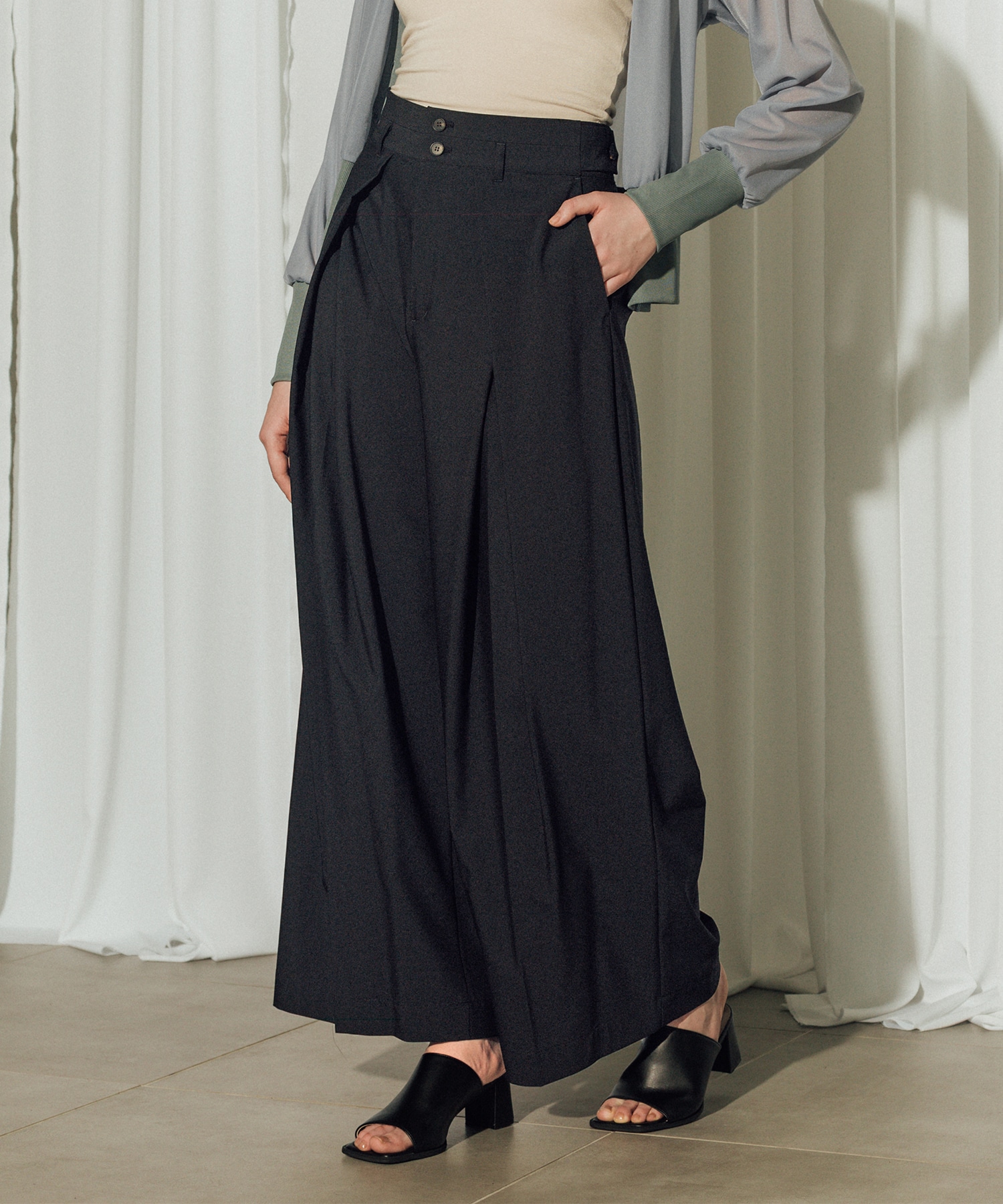 Belt Arranged Tuck Wide Pants