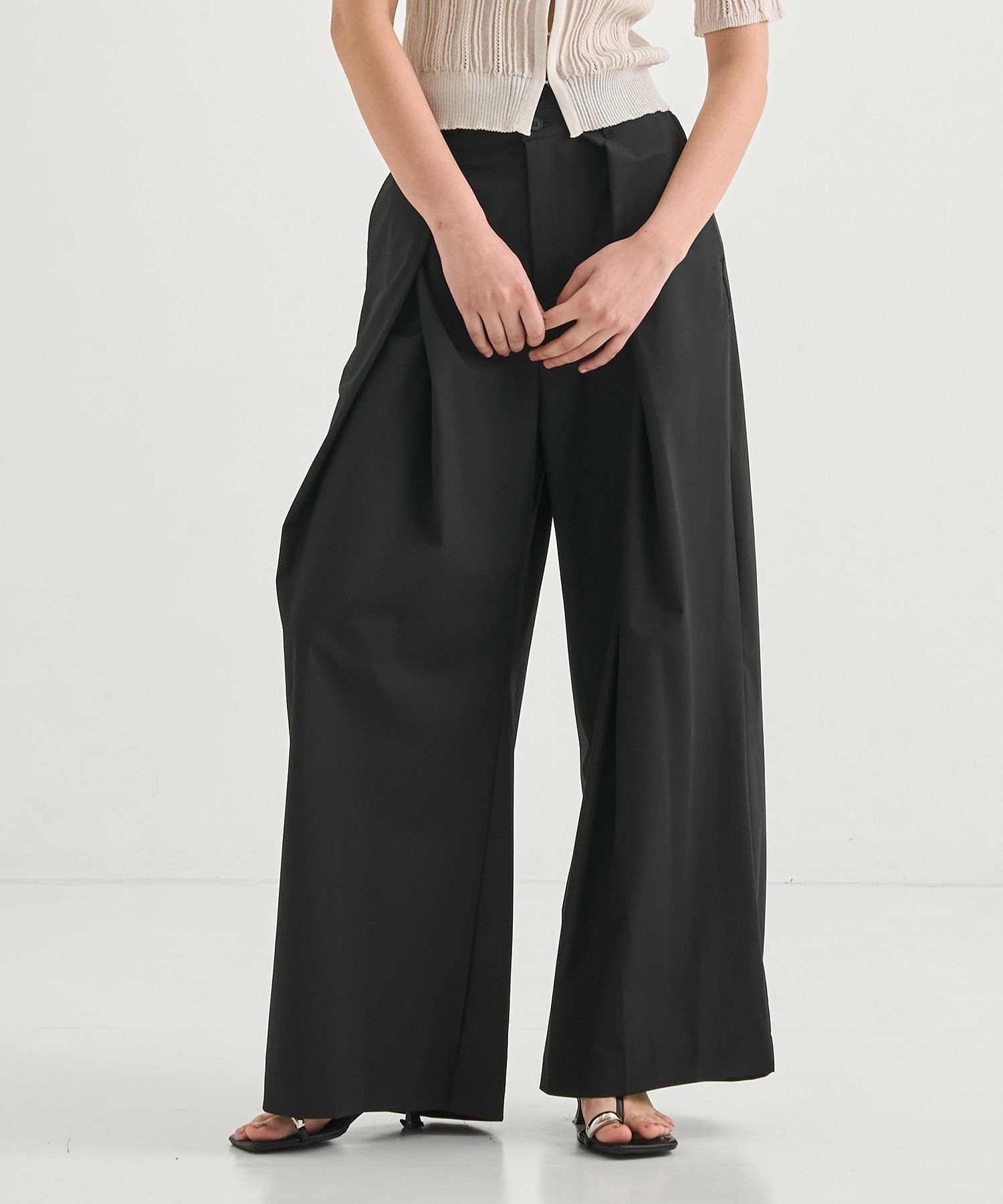 Belt Arranged Tuck Wide Pants