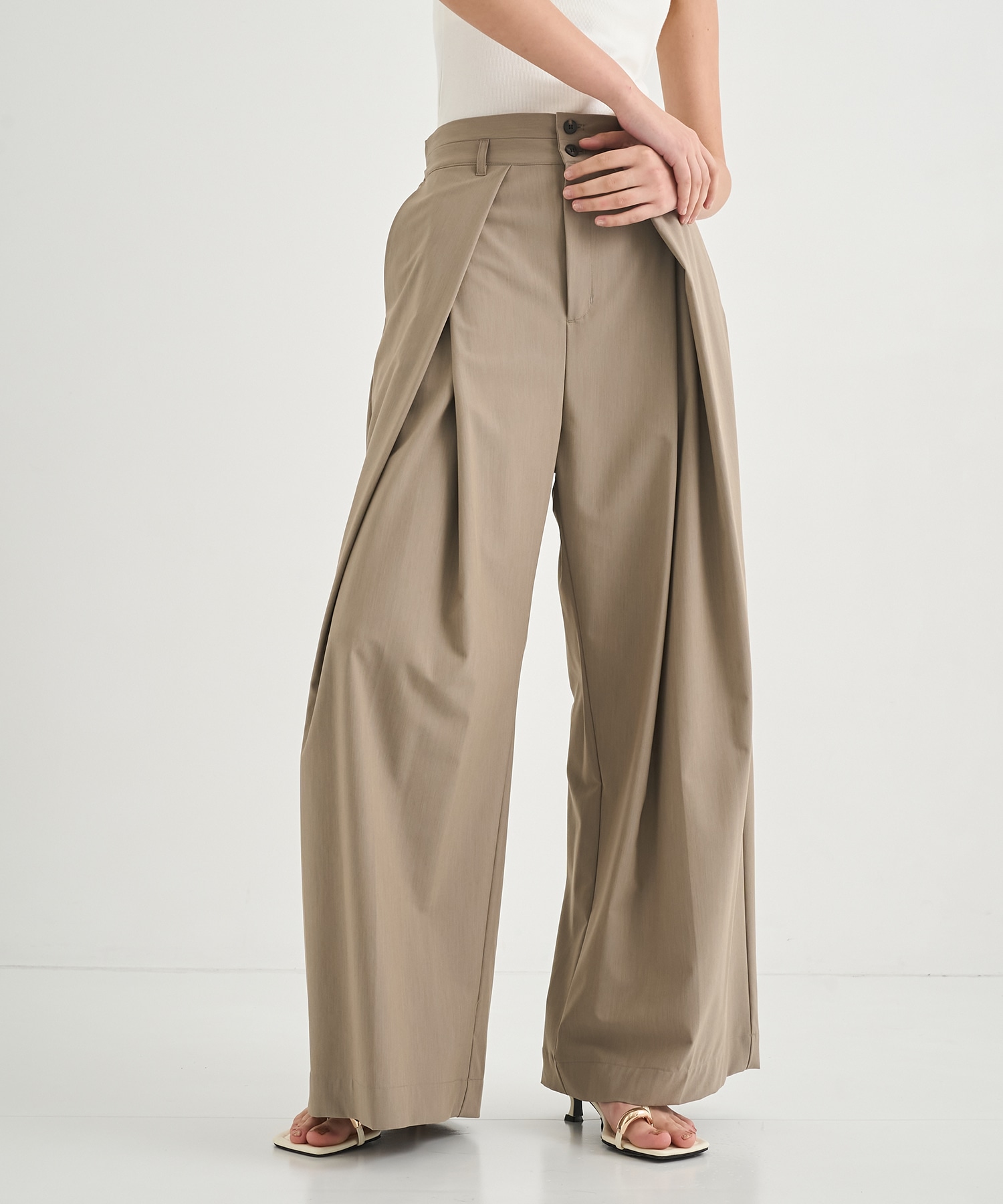 Belt Arranged Tuck Wide Pants