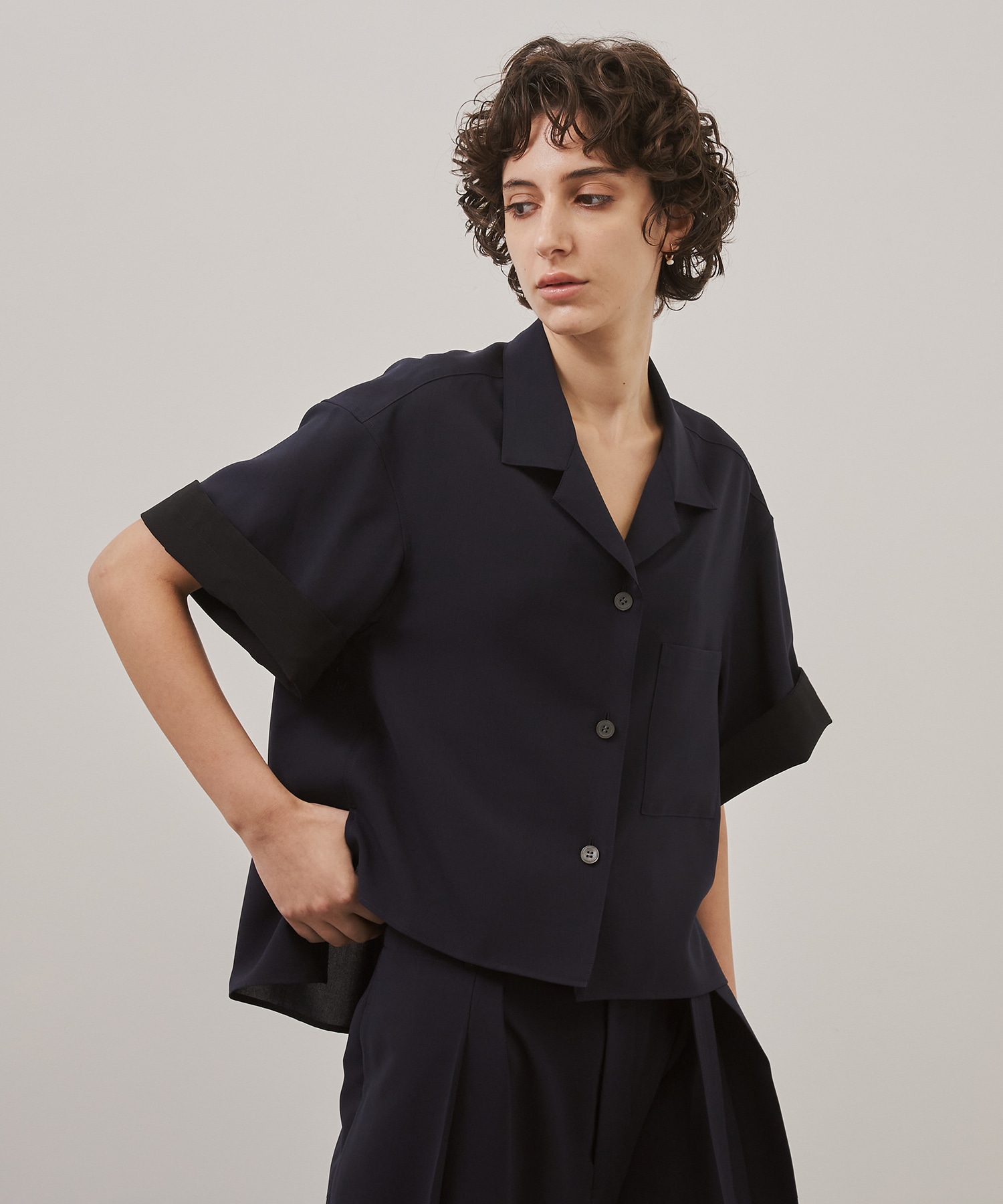 Bicolor Sleeve Short Shirt