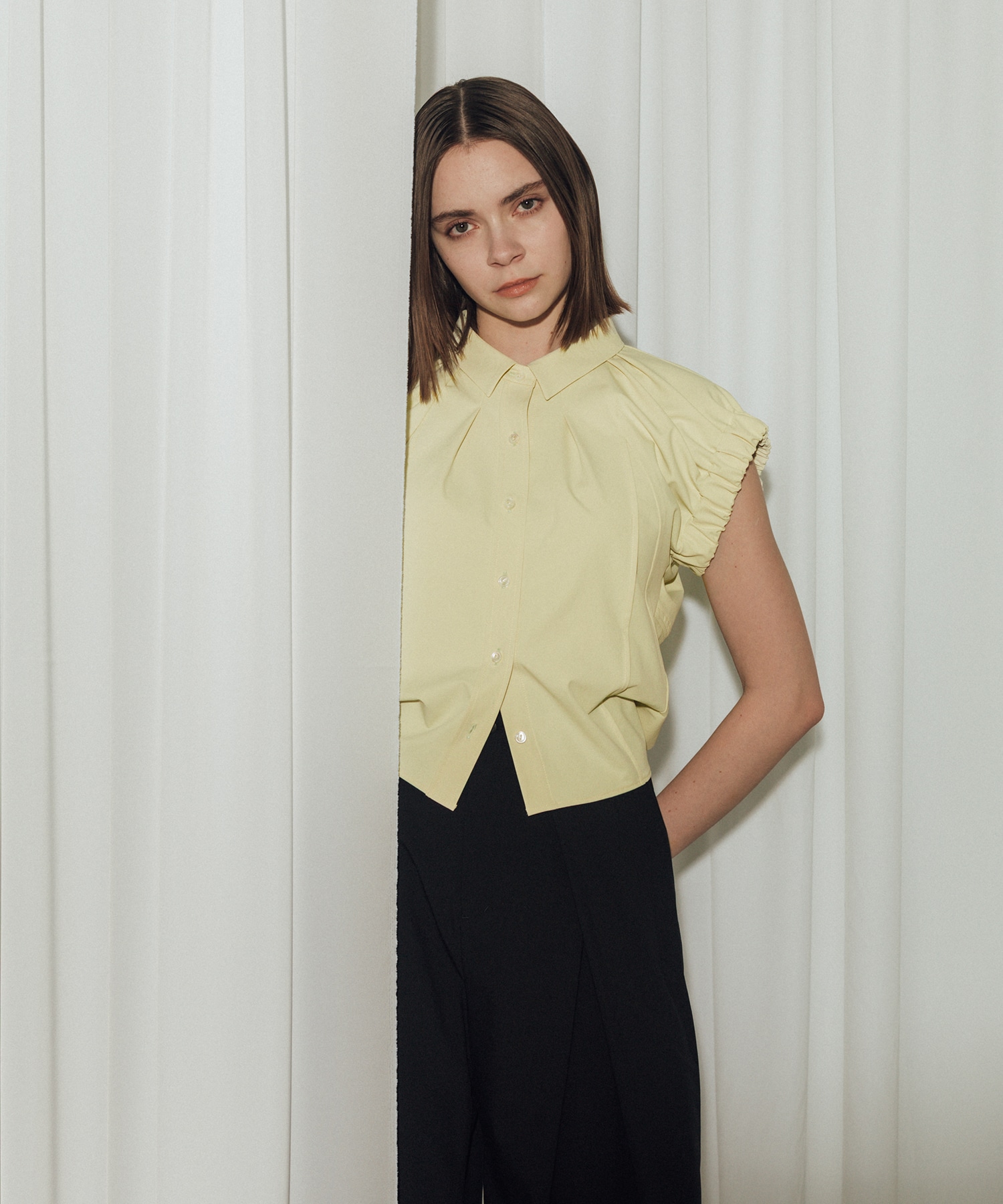 Volume Gather Nosleeve Shirt