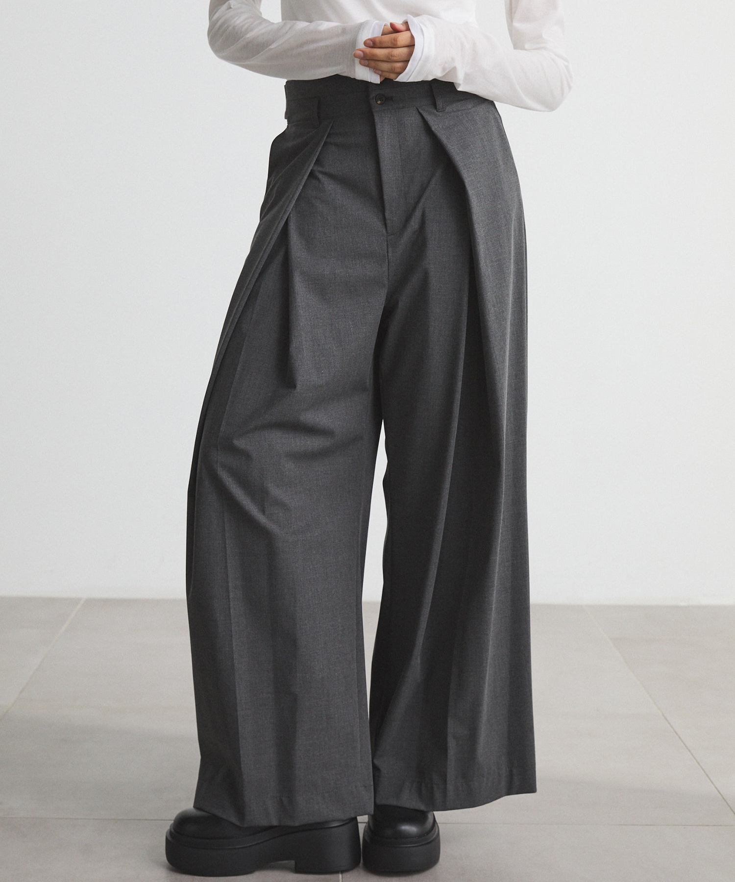 Belt Arranged Tuck Wide Pants