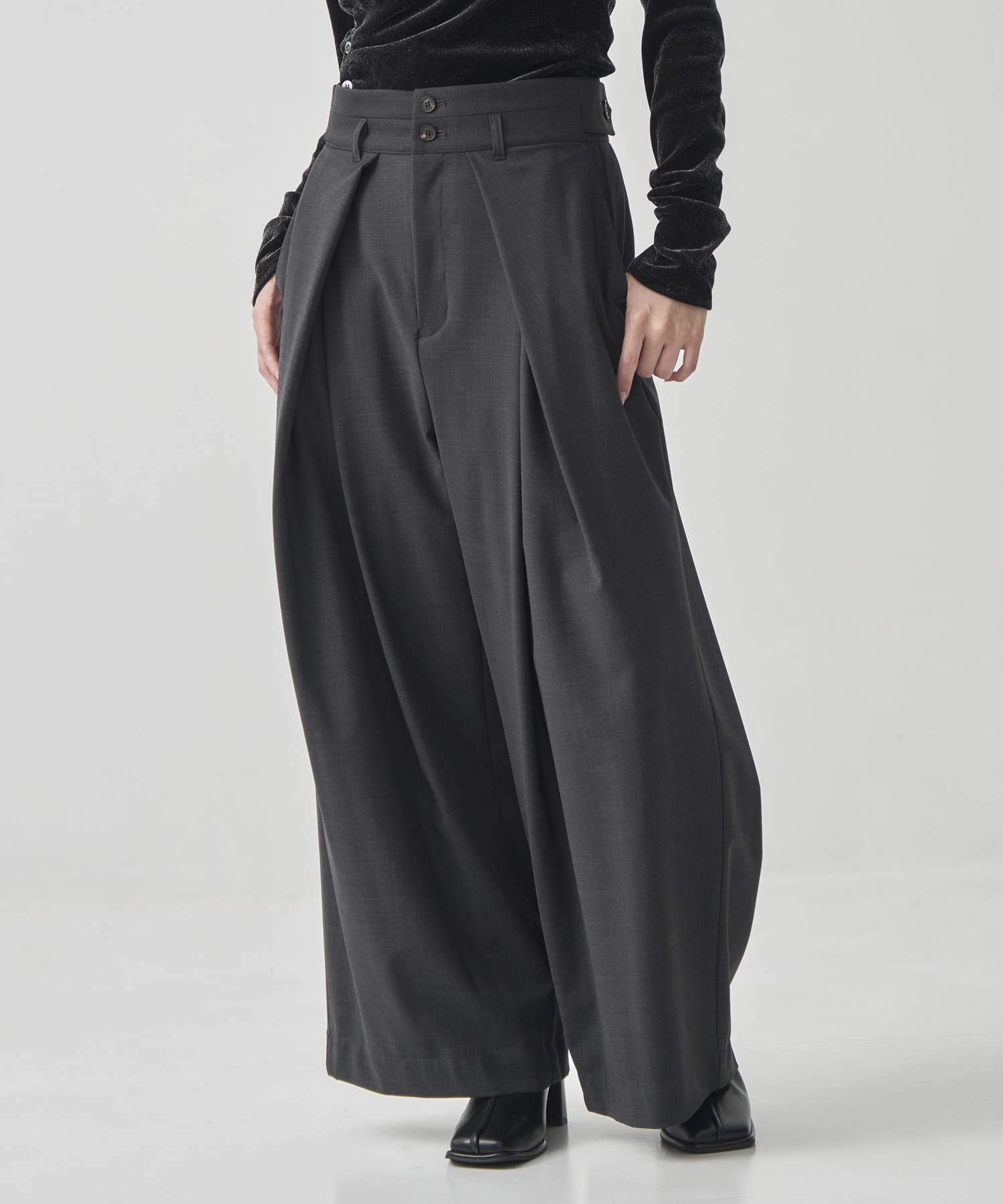 Wool Tuck Wide Pants