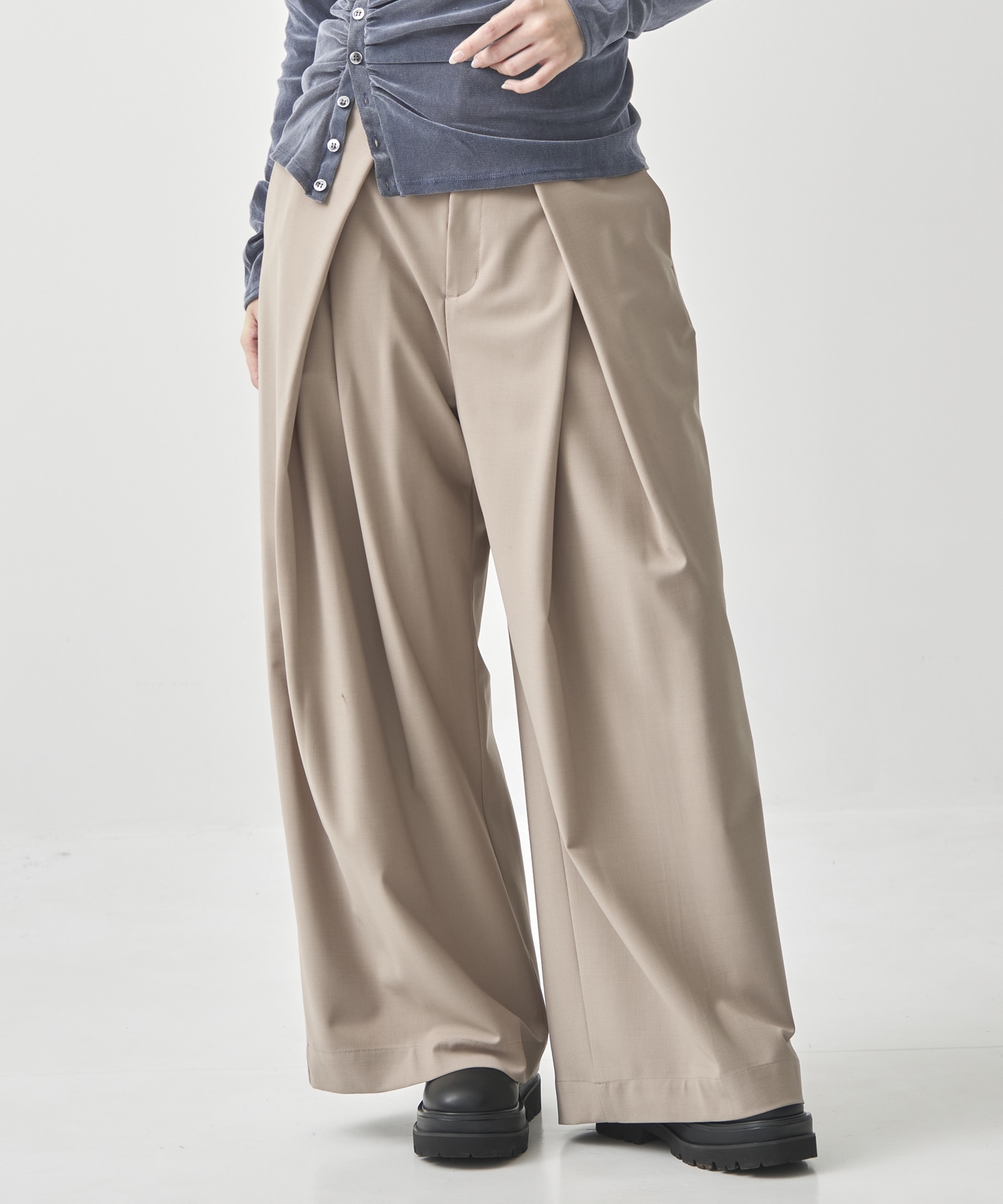 Wool Tuck Wide Pants