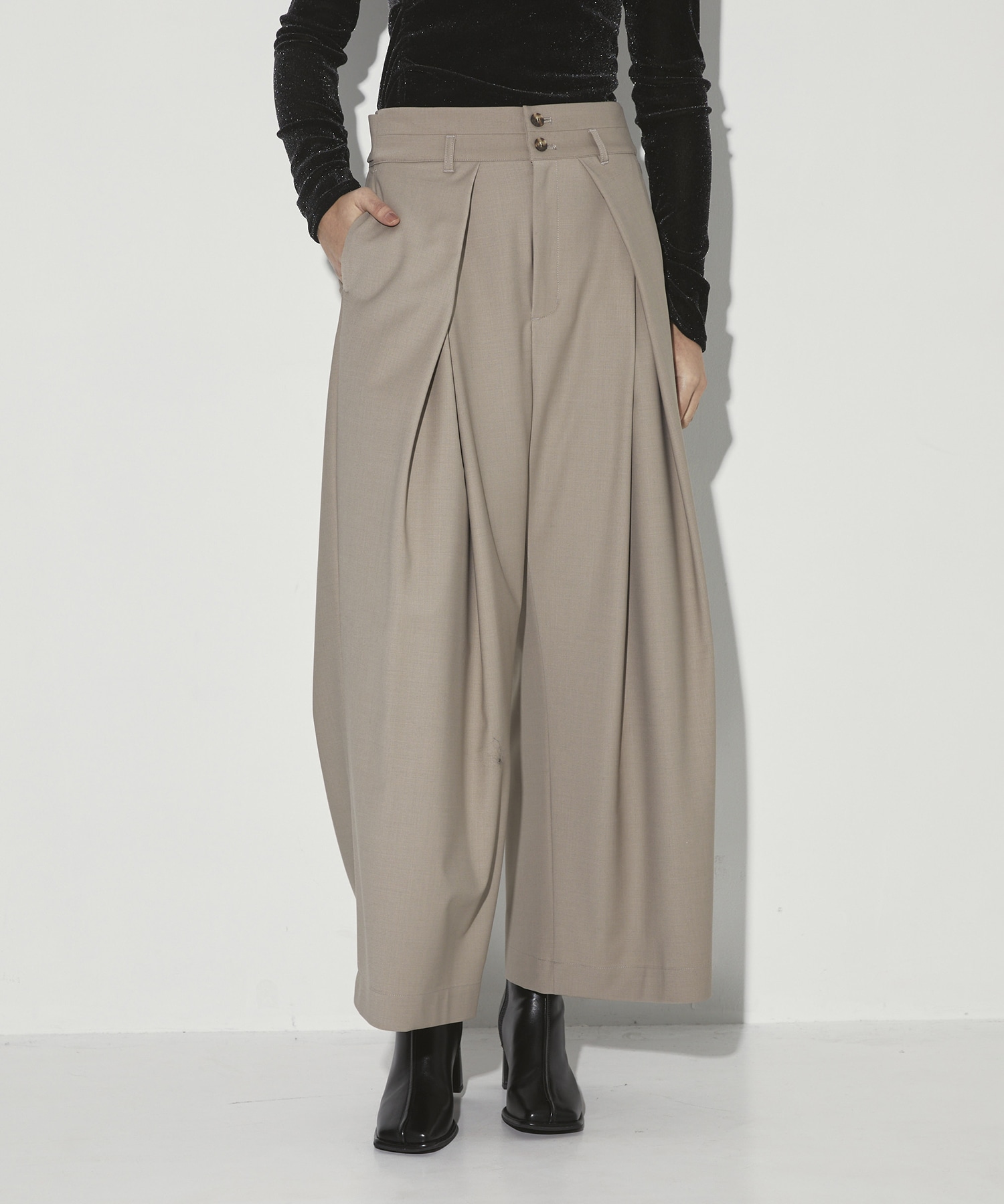 Wool Tuck Wide Pants