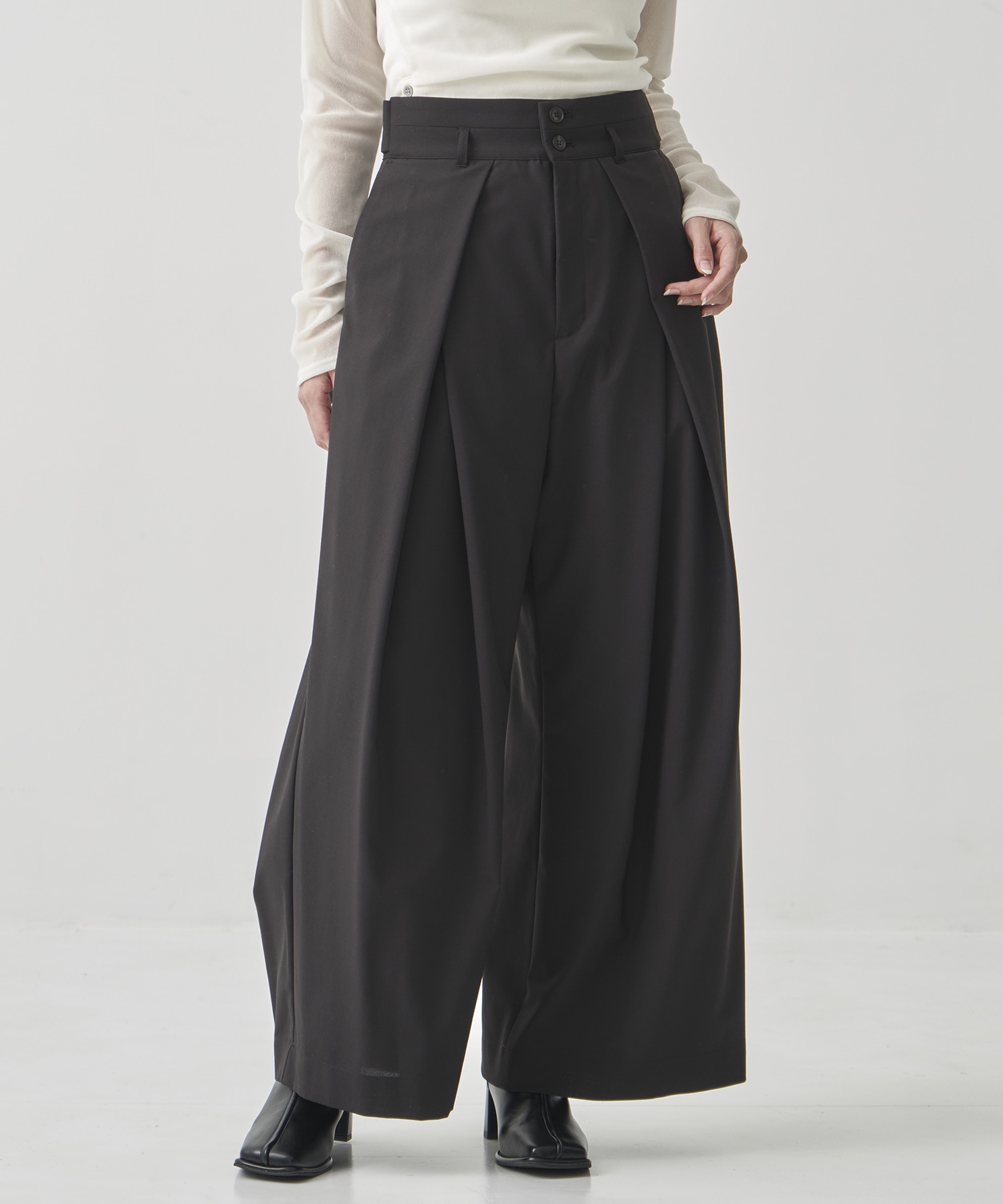 Wool Tuck Wide Pants